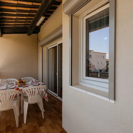 Les Maldives-3 By Interhome アパート